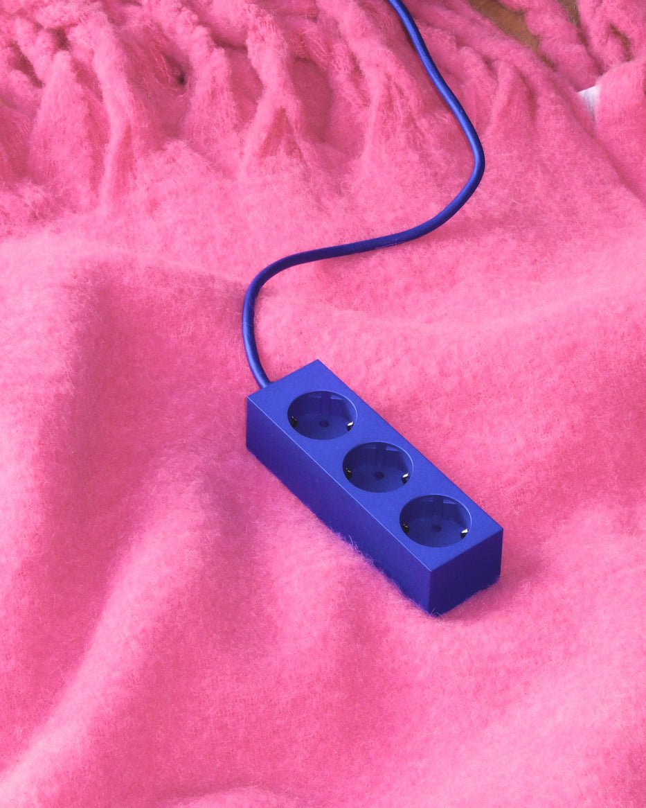 Power bar 5m. Ultra marine Pedestal Just Add People