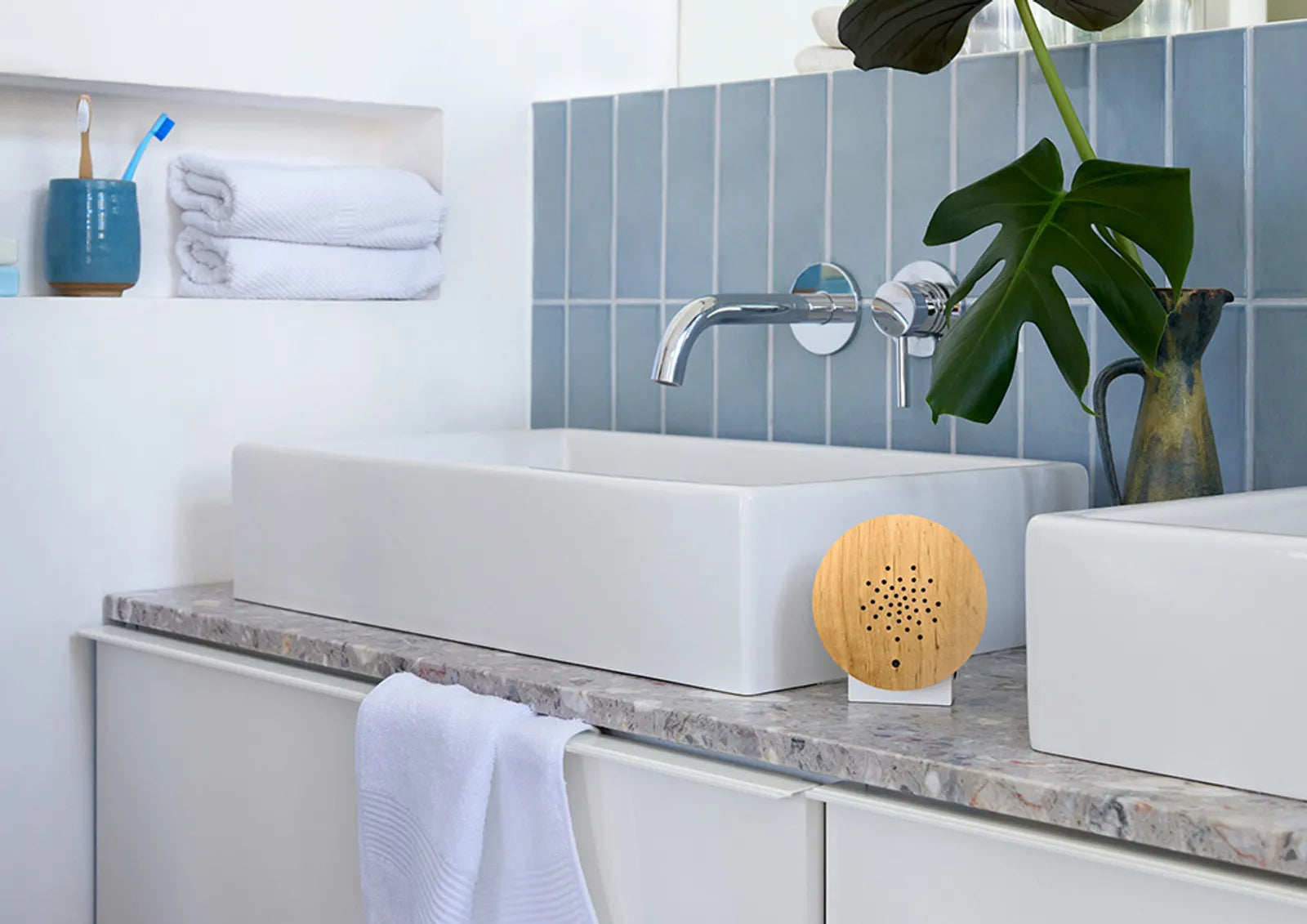 Sea and waves sound box oak