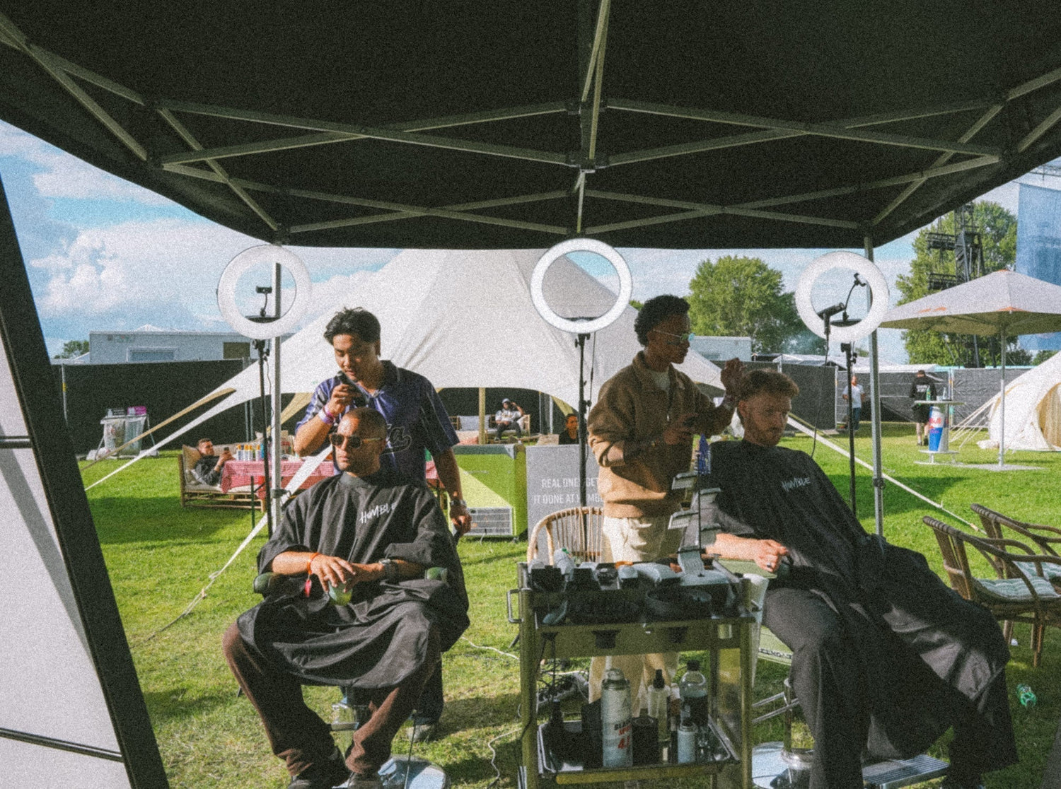 Humble Barbers maintient les artistes de l'été au top