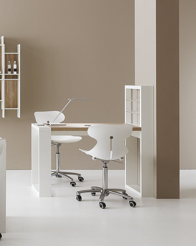 Living LED manicure table with suction