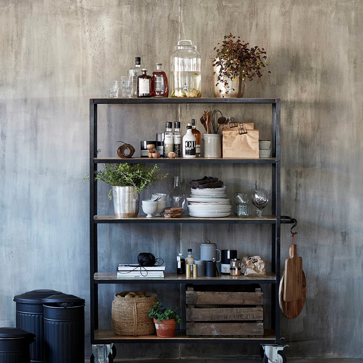 Reol m. hjul House Doctor Just Add People